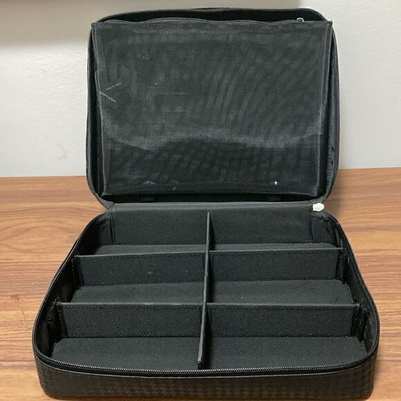 Dior Beauty Cosmetic/Jewlery Travel Case in Black Houndstooth with Silver logo. - Picture 7 of 10